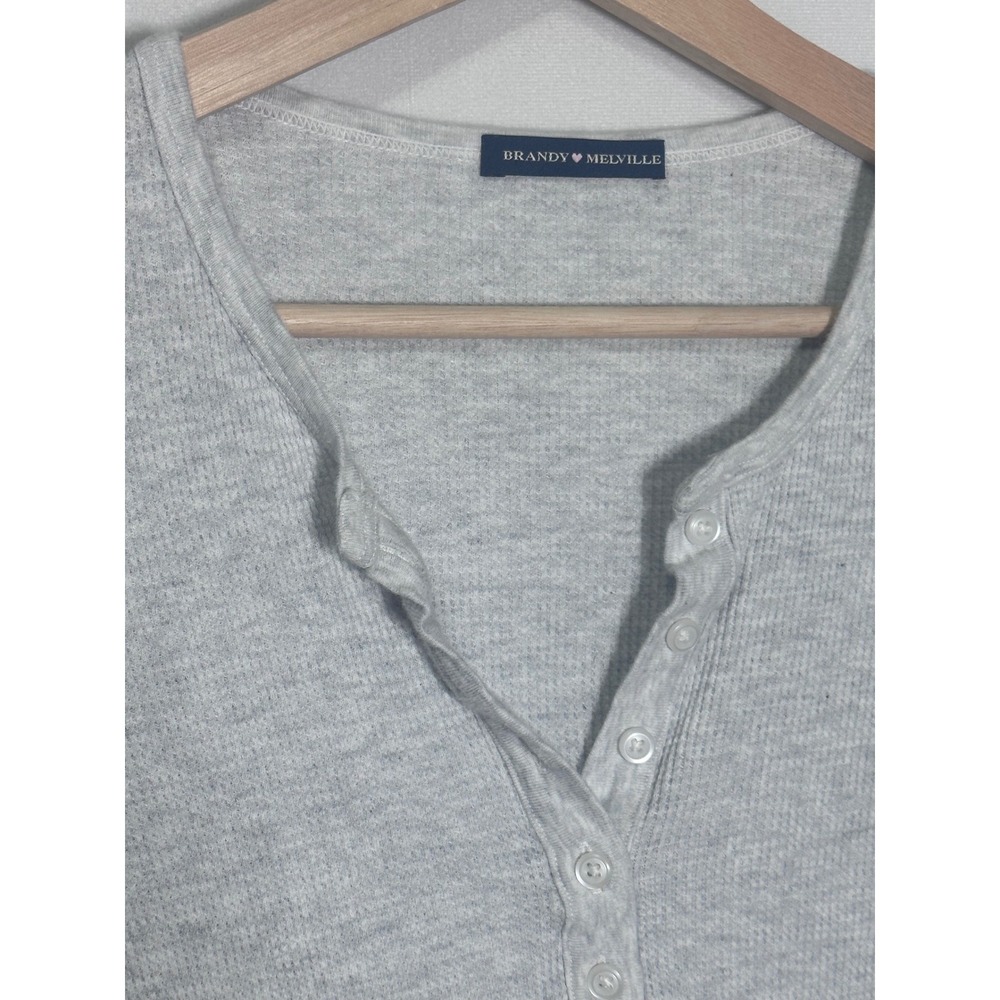 Brandy Melville Zelly Top Gray Waffle Knit Long Sleeve Henley Shirt One Size - Picture 3 of 3